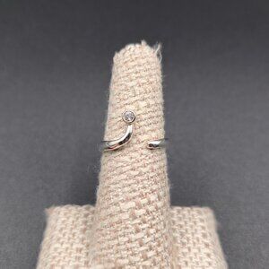 Size 6 Sterling Silver Avon Single Crystal Band Ring A6116
